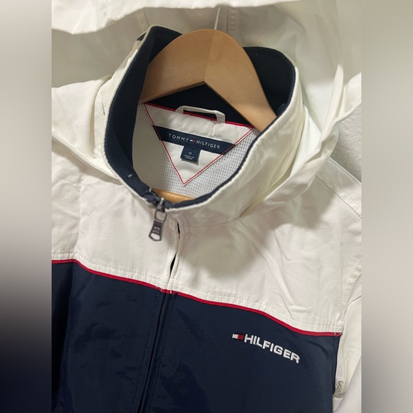 •LIKE NEW•TOMMY HILFIGER Jacket - Picture 10 of 15